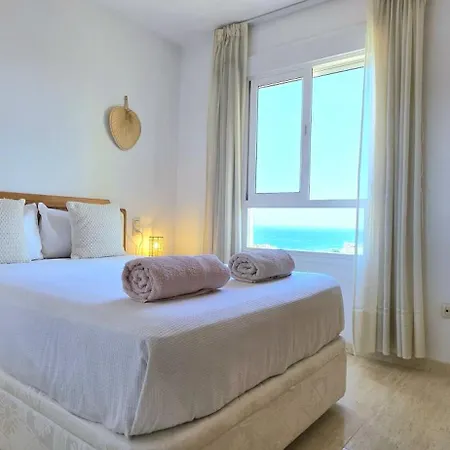 Sky House Apartment *